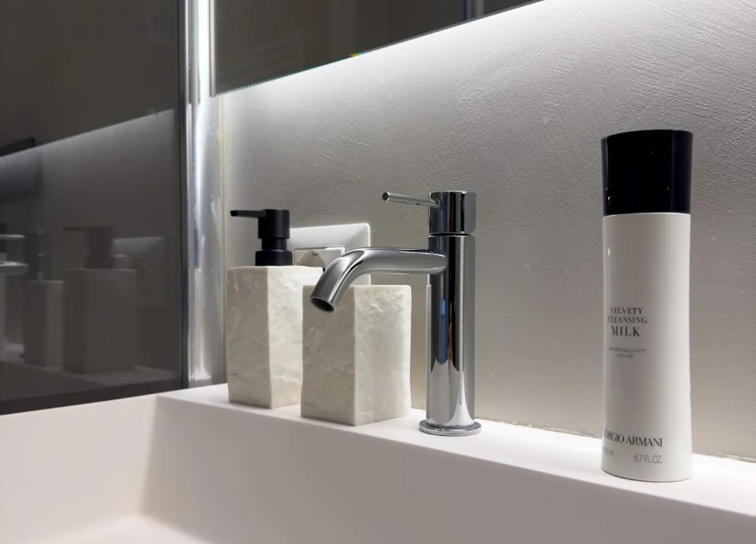 The Boutique Houses - In The Heart Of Via Paolo Sarpi Milan Apartment
